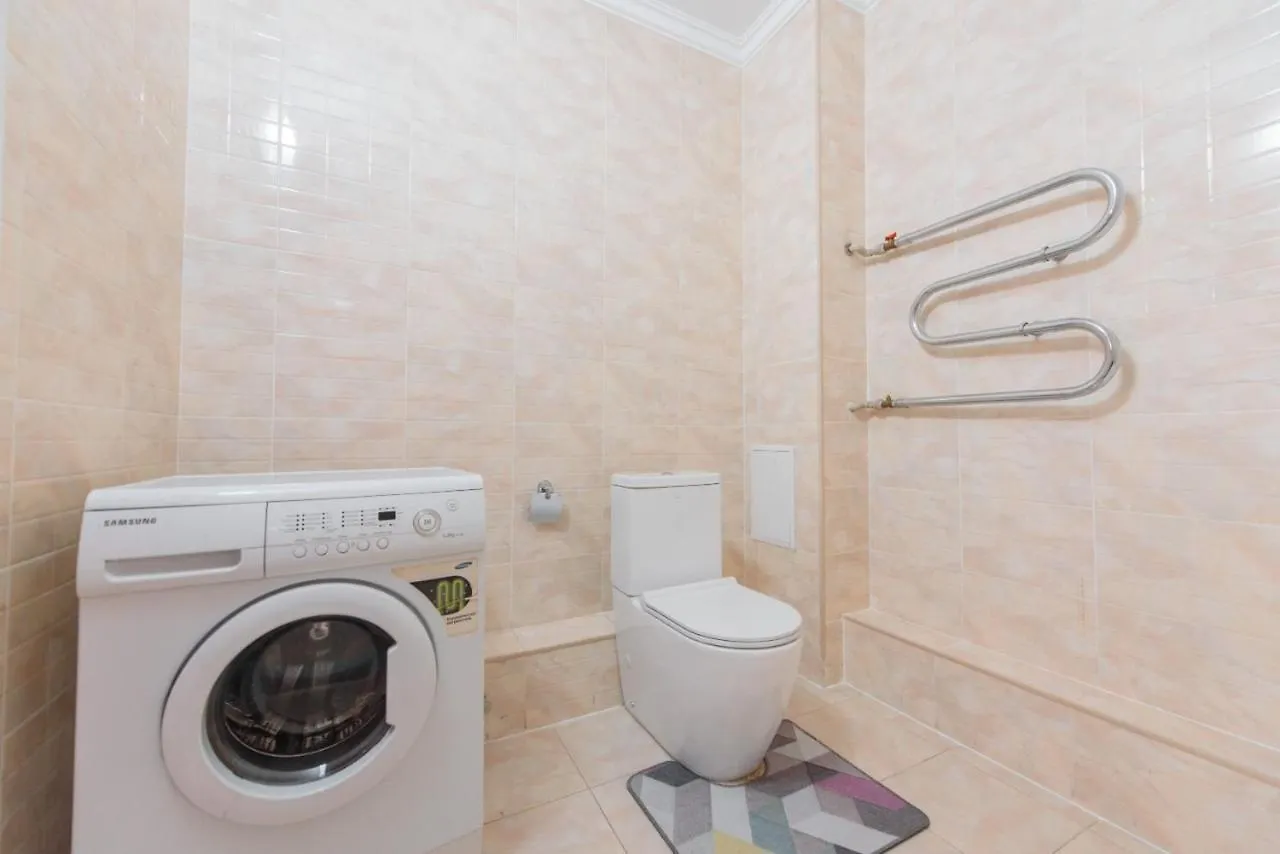 Apartmán 2-Ком Кв В Жк Куат На Абая-Масанчи 1Этаж Almaty