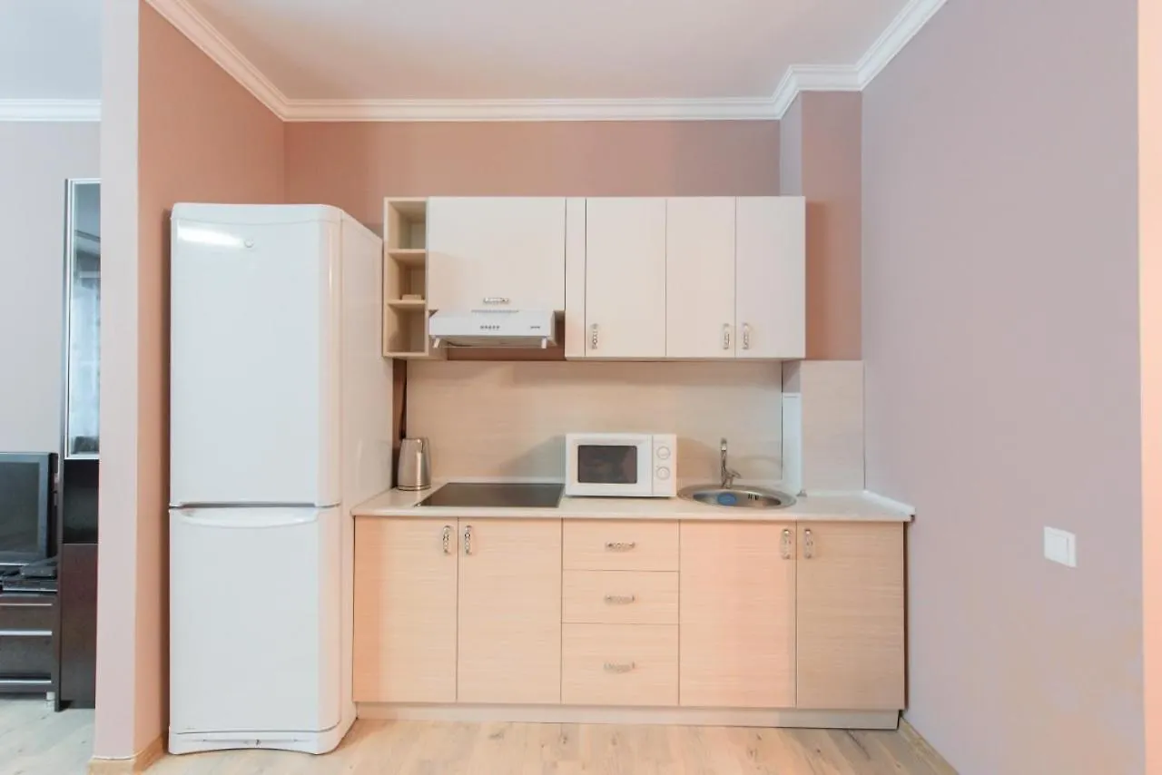 Apartmán 2-Ком Кв В Жк Куат На Абая-Масанчи 1Этаж Almaty